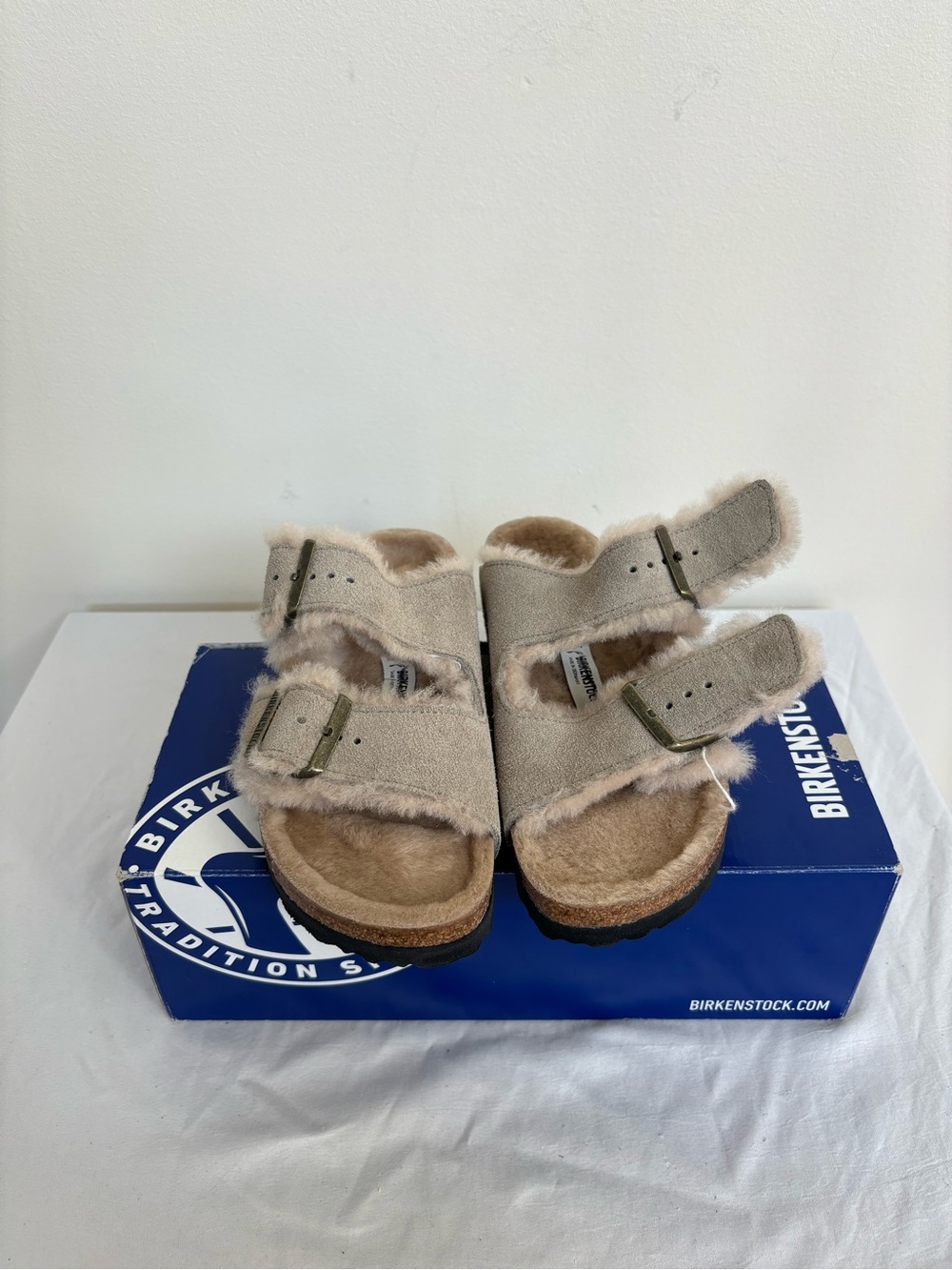 Birkenstock Arizona Shearling Suede Leather Taupe Size 6 Sandals Eu 37 NWB